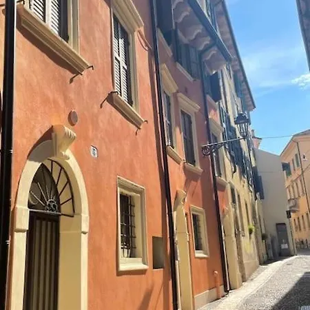 The Bridge Apartment *